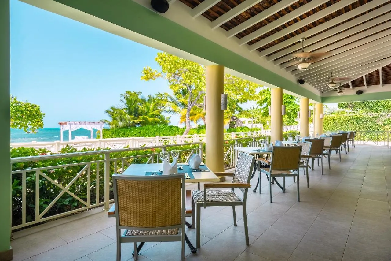 ***** Курортный комплекс Iberostar Selection Rose Hall Suites (Adults Only) Бухта Монтего Ямайка