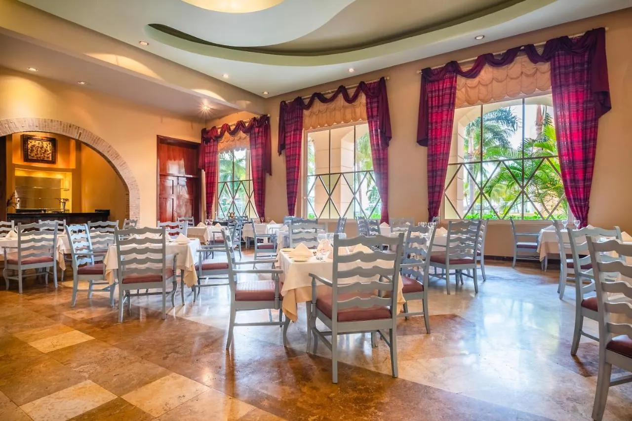 ***** Курортный комплекс Iberostar Selection Rose Hall Suites (Adults Only) Бухта Монтего Ямайка