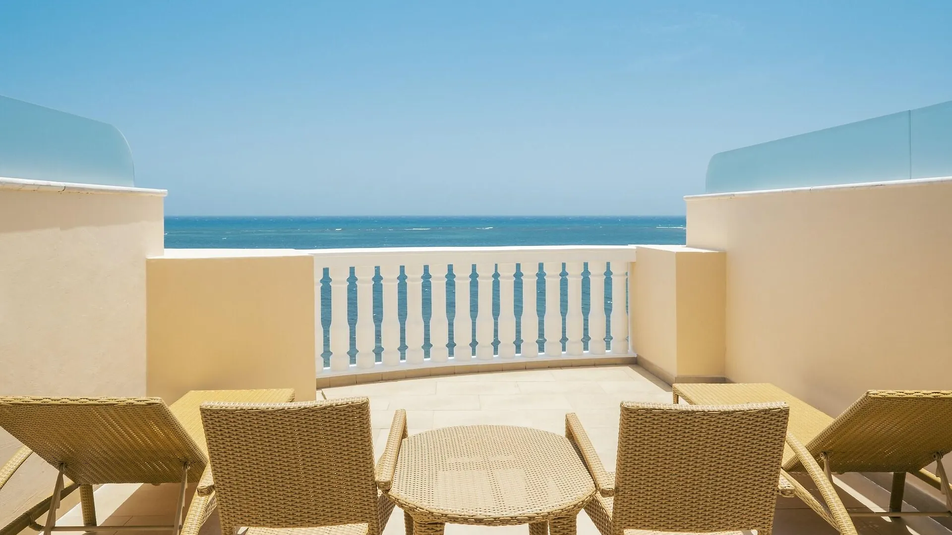 ***** Курортный комплекс Iberostar Selection Rose Hall Suites (Adults Only) Бухта Монтего Ямайка